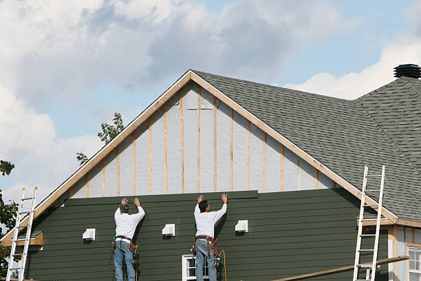Professional Siding Installation technician working in Hamburg, PA
